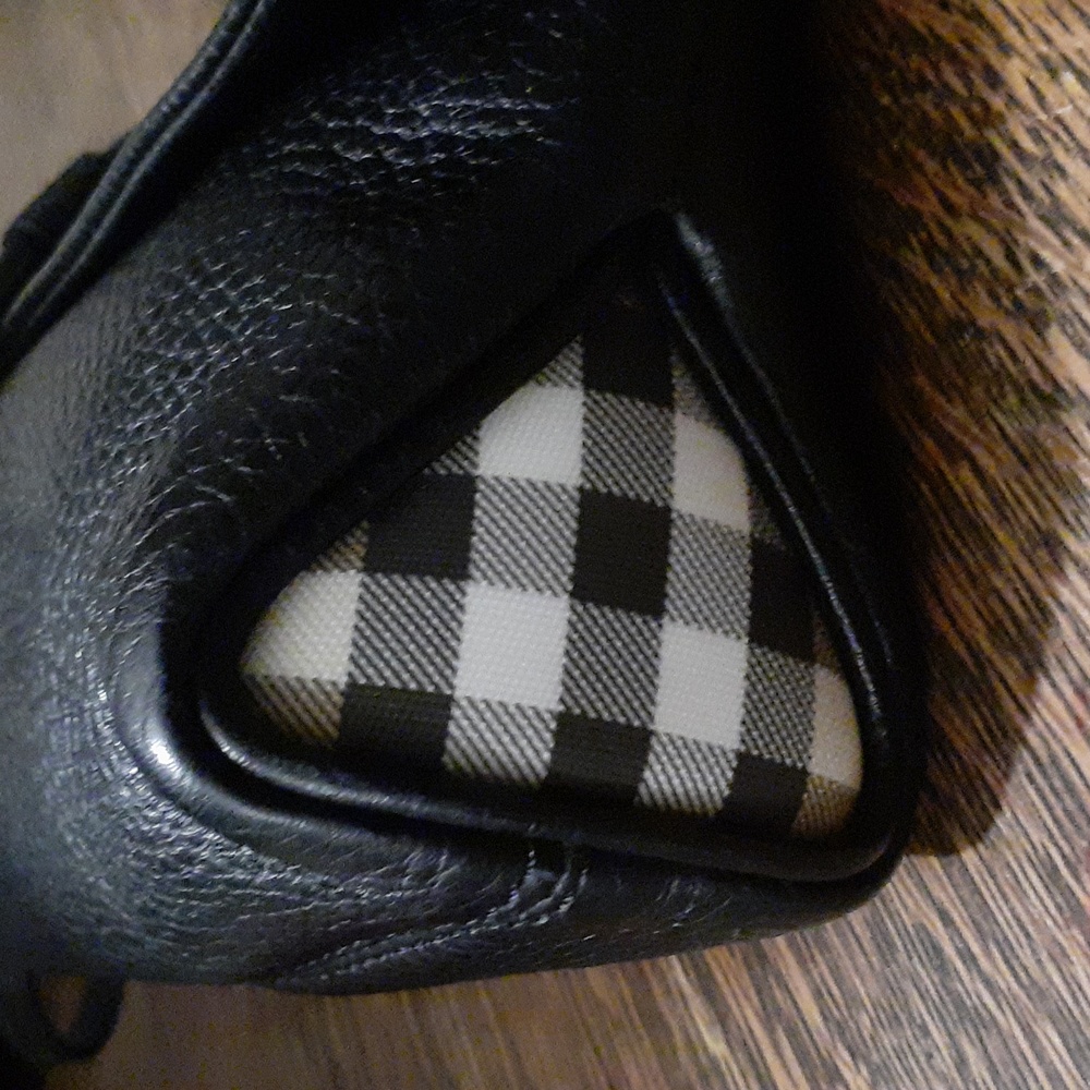 BURBERRY BLACK LEATHER CLUTCH WITH TOGGLE EUC - Picture 9 of 13